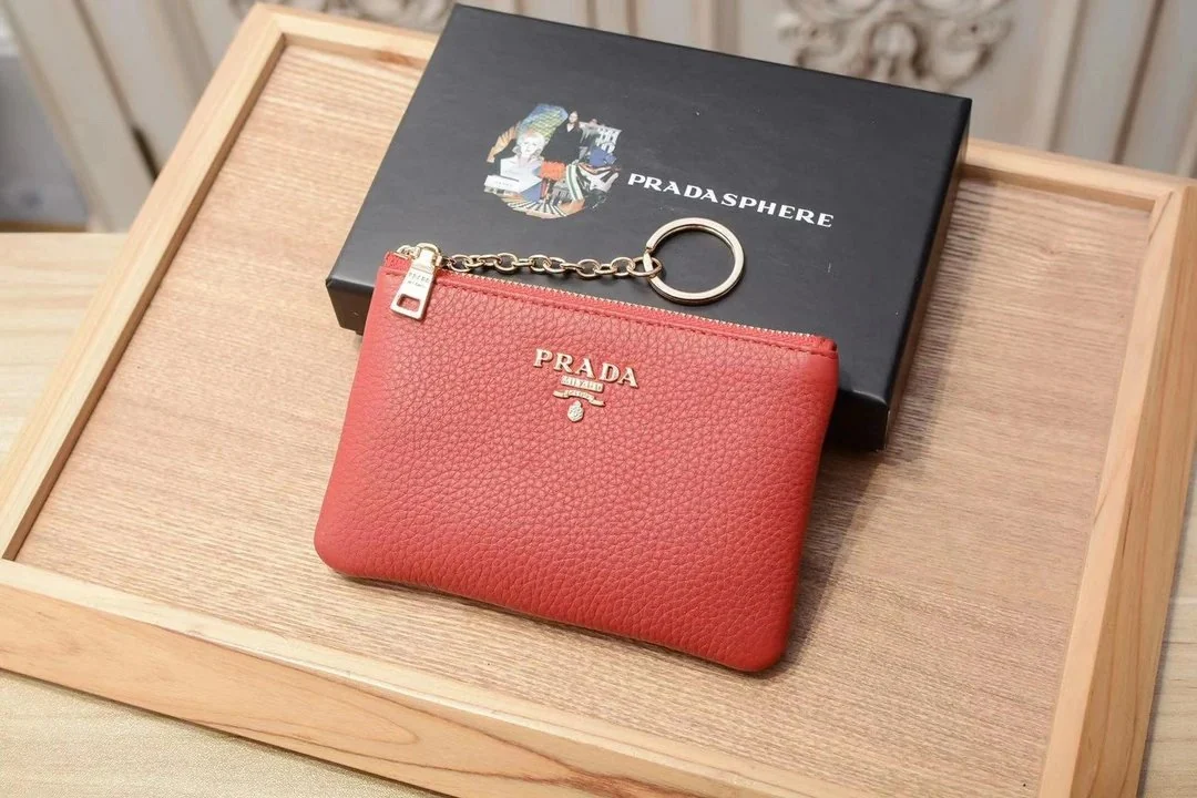 Monedero Prada con llavero — 5